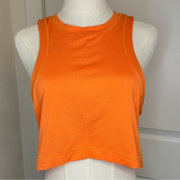 Lululemon Open Back Cropped Training Tank Top - Picture 3 of 4